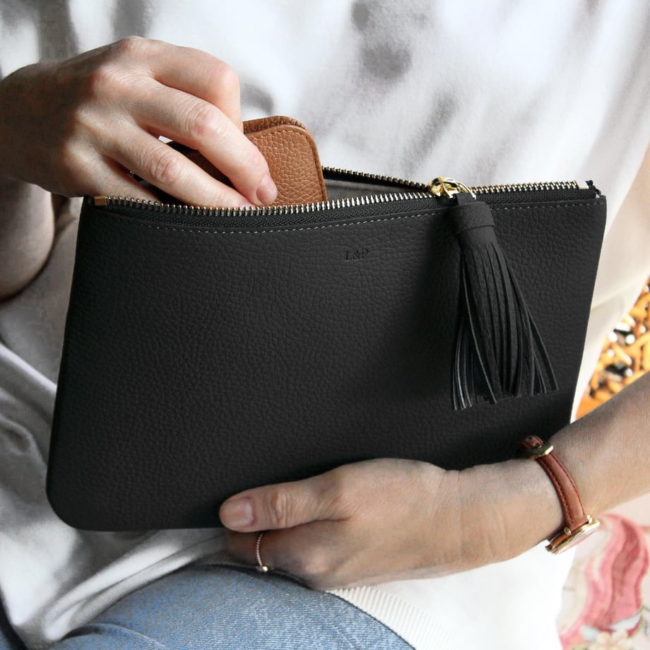 Püskül Detaylı Deri Clutch El Çantası Siyah