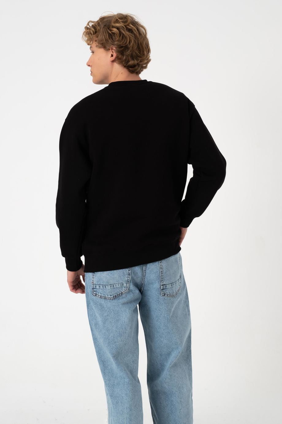SW DÜZ SİYAH SWEATSHİRT