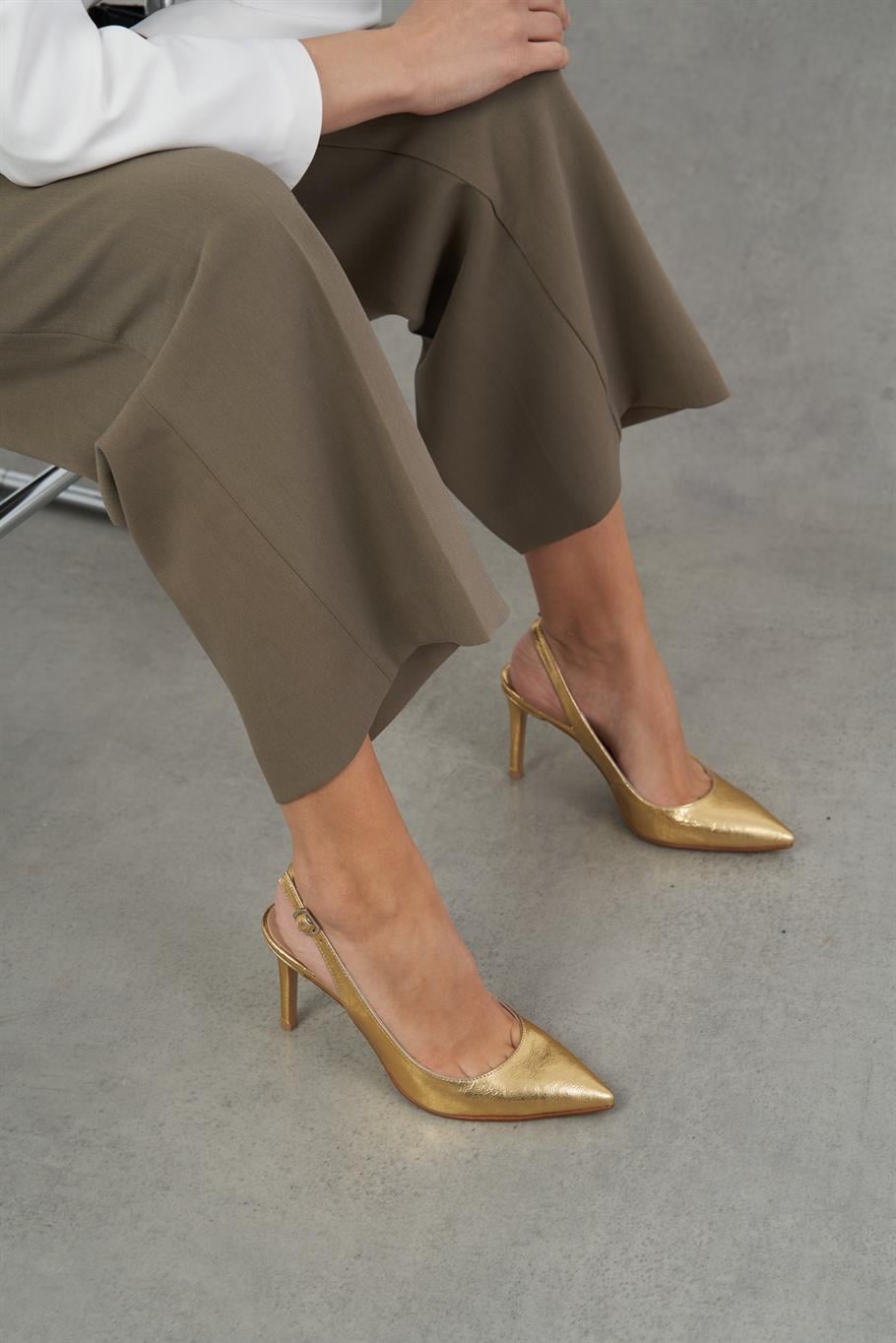 Bucky Dore   Stiletto