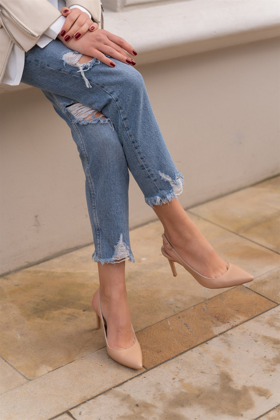 Bucky Nude   Stiletto
