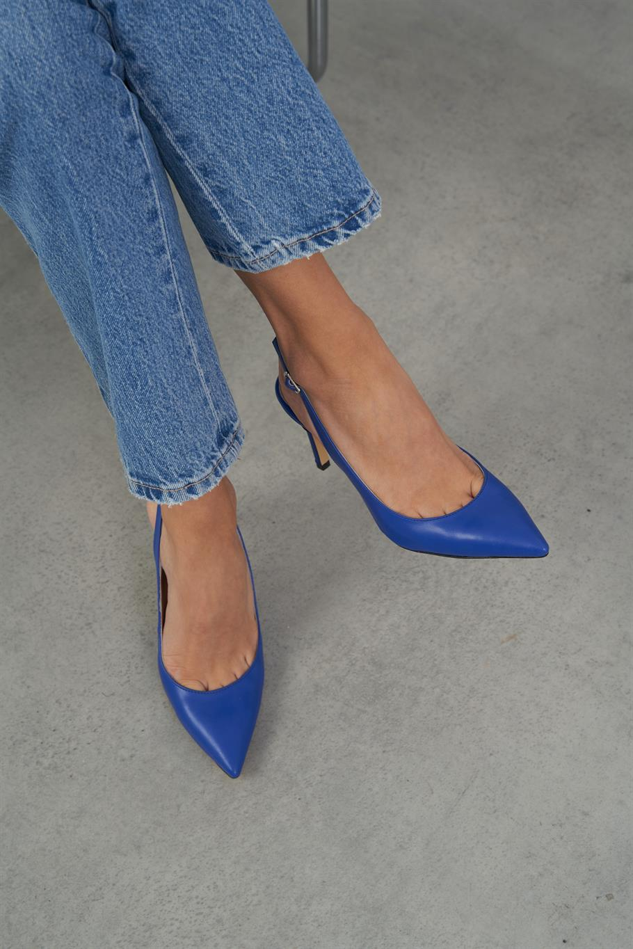 Bucky Saks   Stiletto