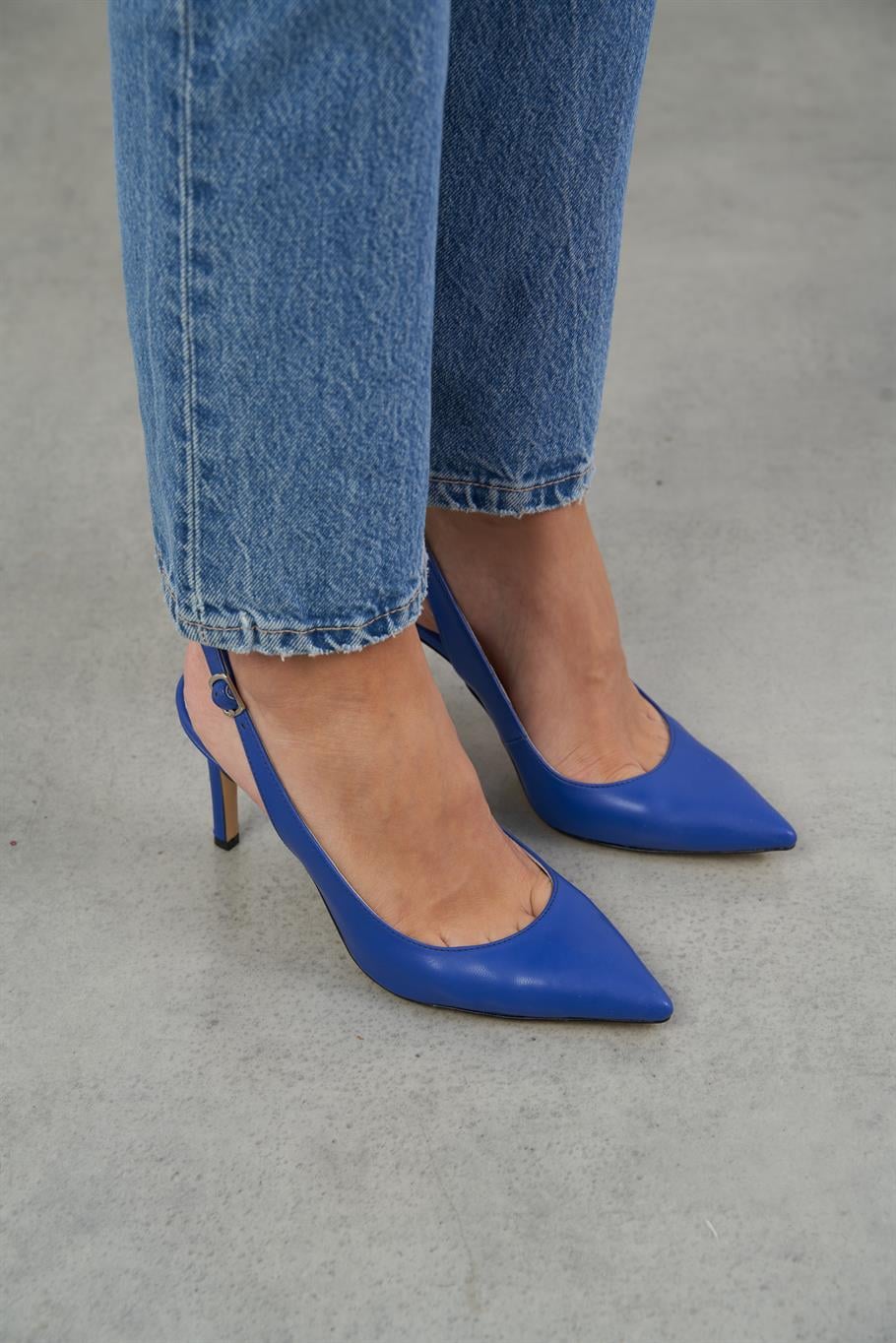 Bucky Saks   Stiletto
