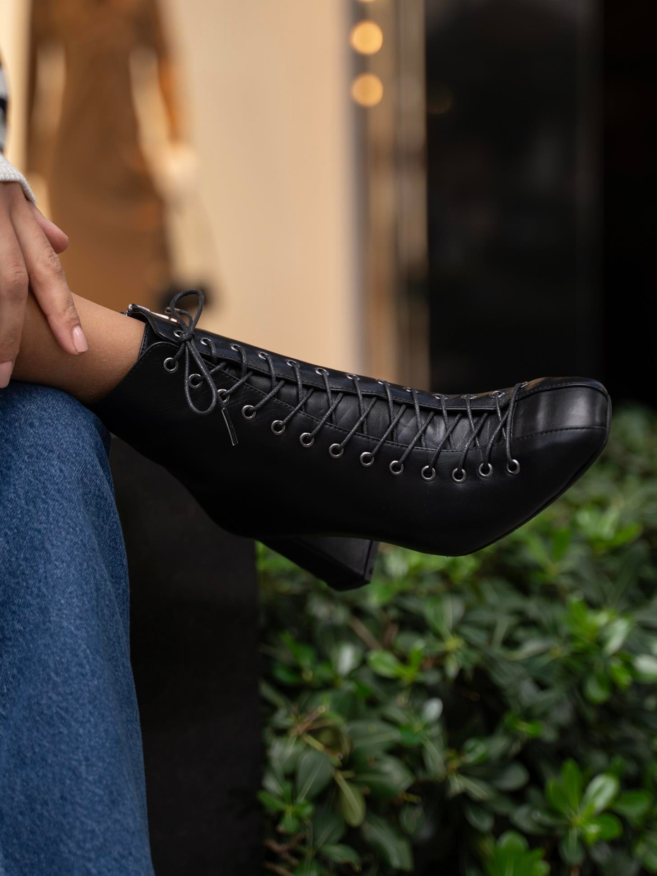 Gigi Siyah Deri Hakiki Deri  Bot