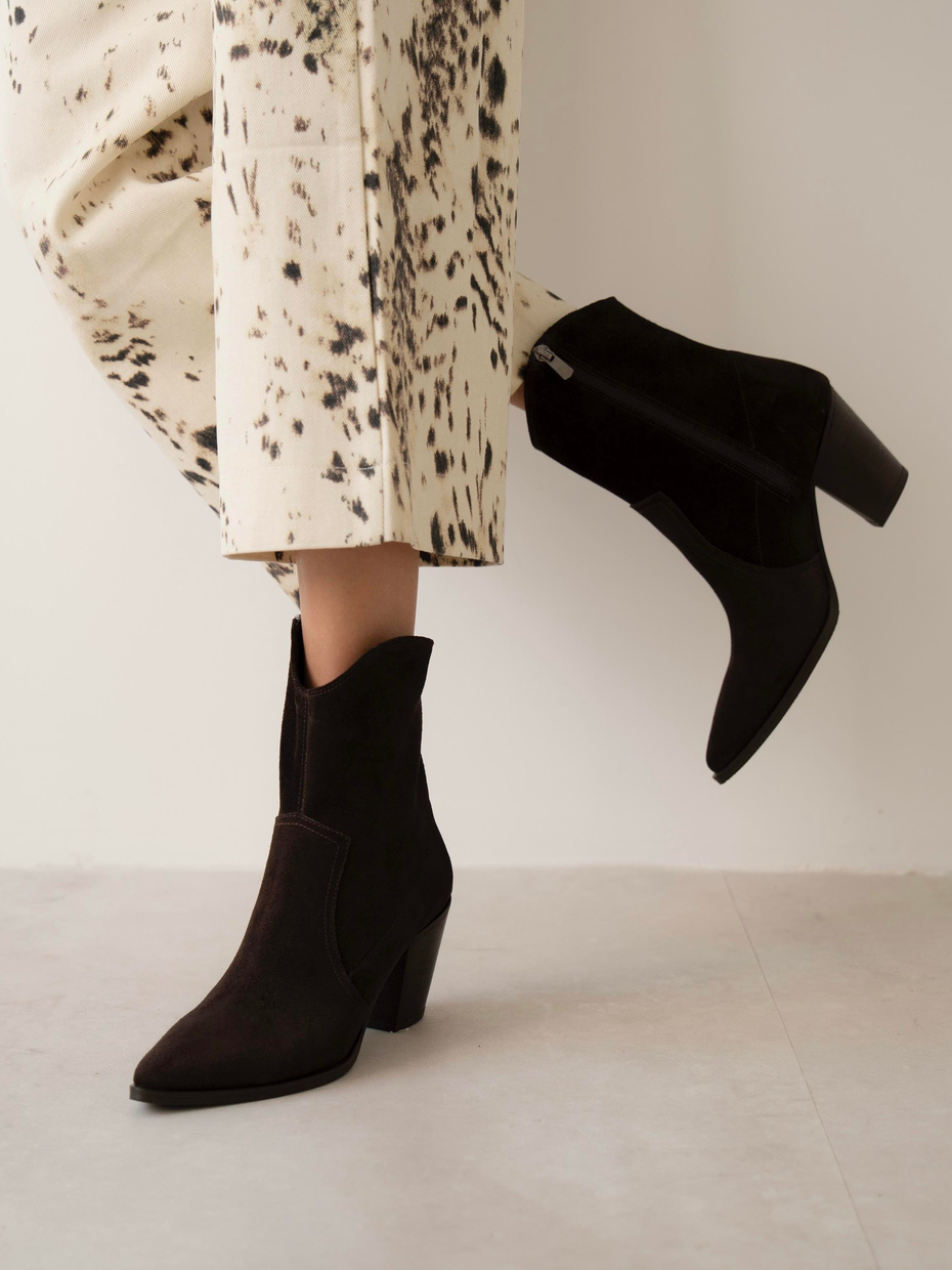 Larissa Kahve Süet    Bot