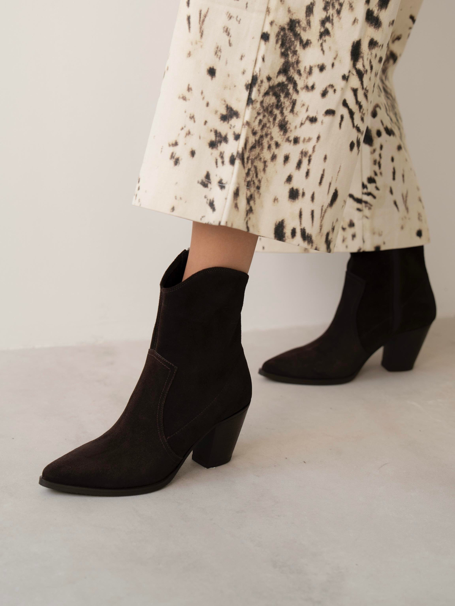 Larissa Kahve Süet    Bot