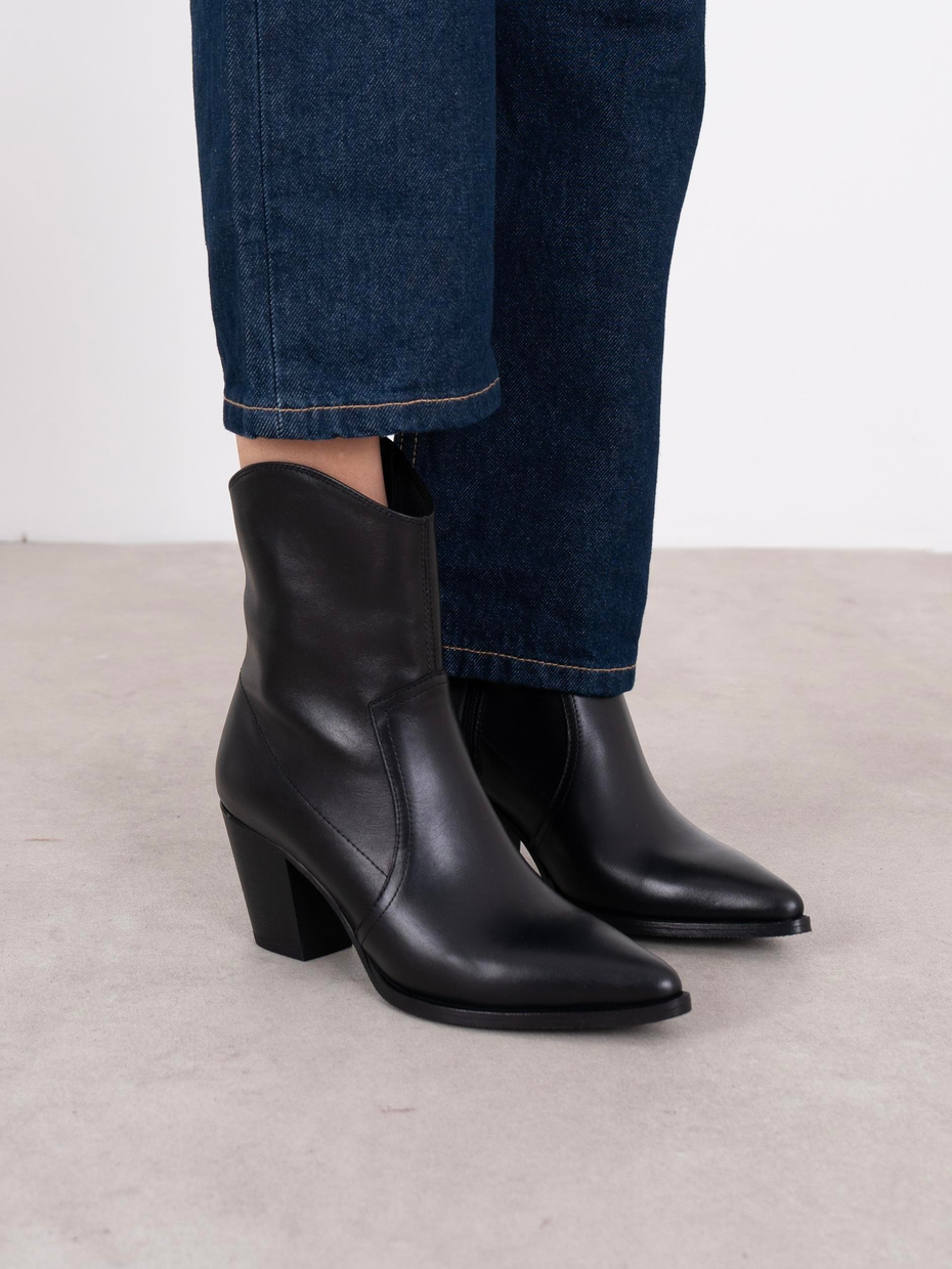 Larissa Siyah Deri    Bot