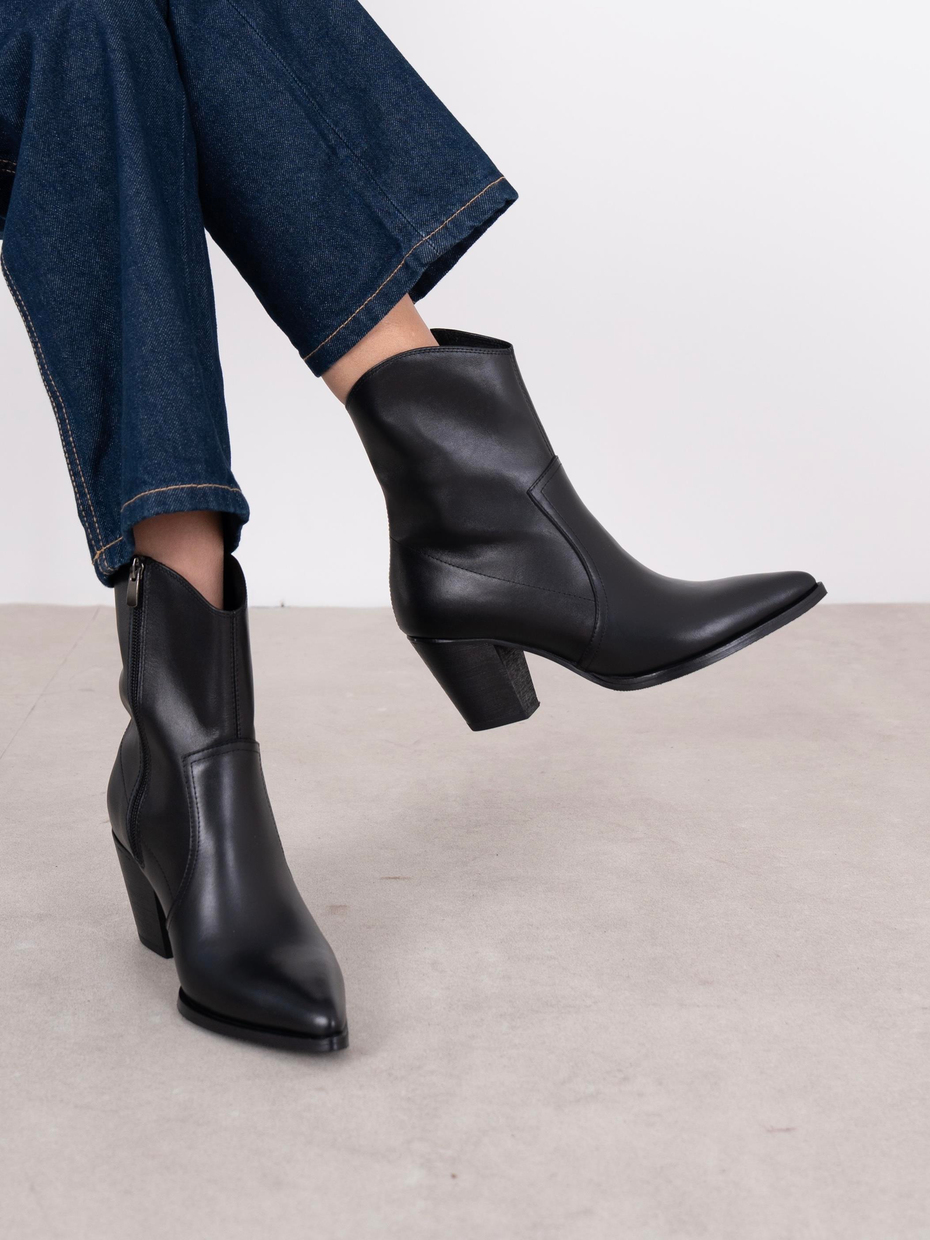 Larissa Siyah Deri    Bot