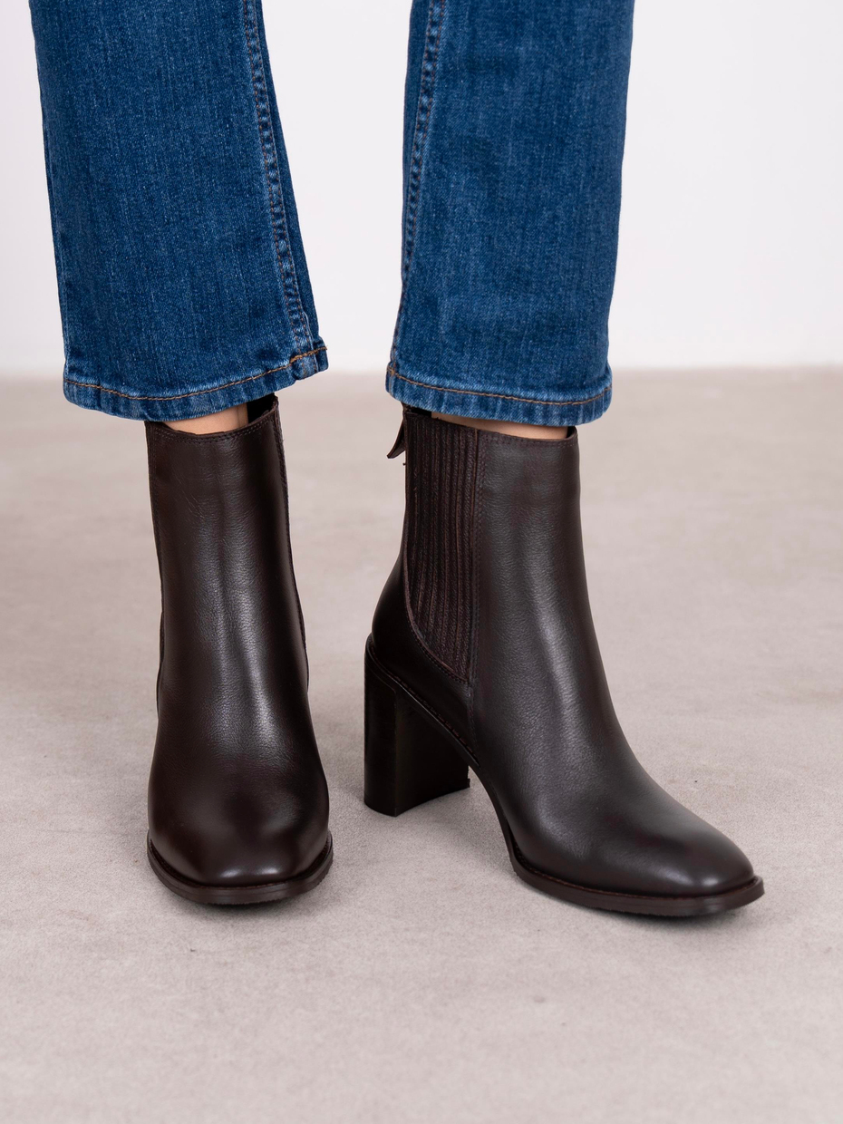 Lucia Kahve Hakiki Deri Kadın Bot