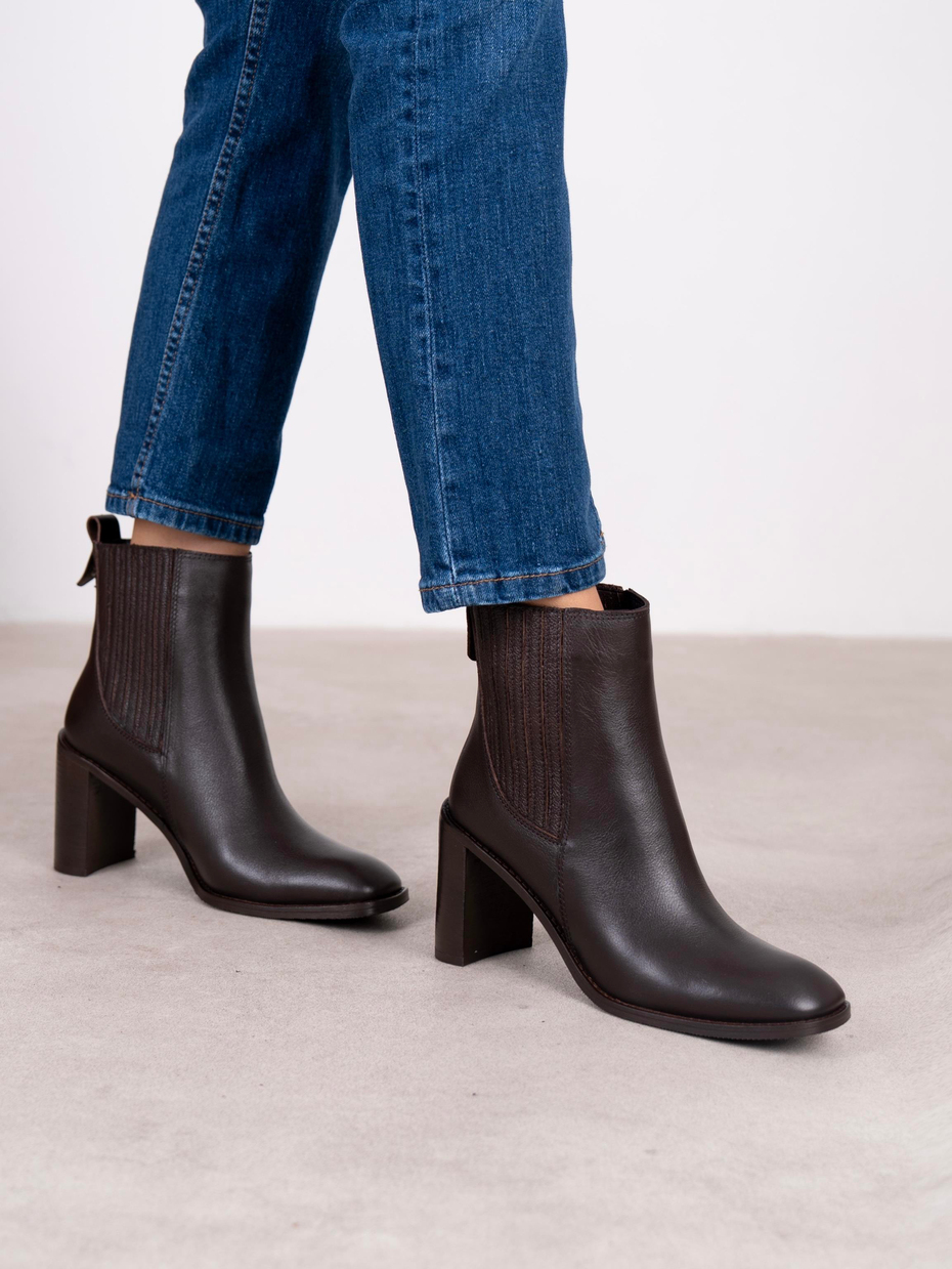 Lucia Kahve Hakiki Deri Kadın Bot