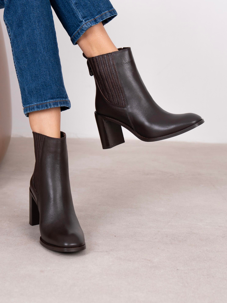 Lucia Kahve Hakiki Deri Kadın Bot