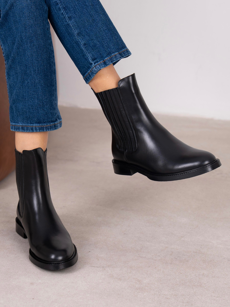 Nomi Siyah Hakiki Deri Kadın Bot