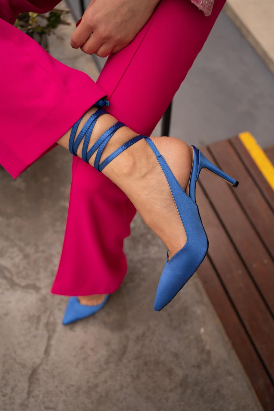 Paint Saks Saten   Stiletto