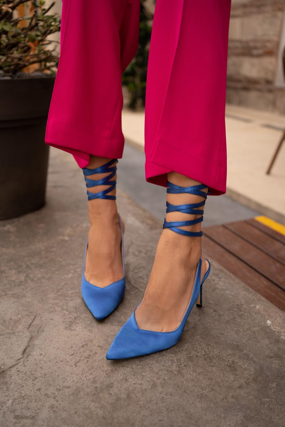 Paint Saks Saten   Stiletto