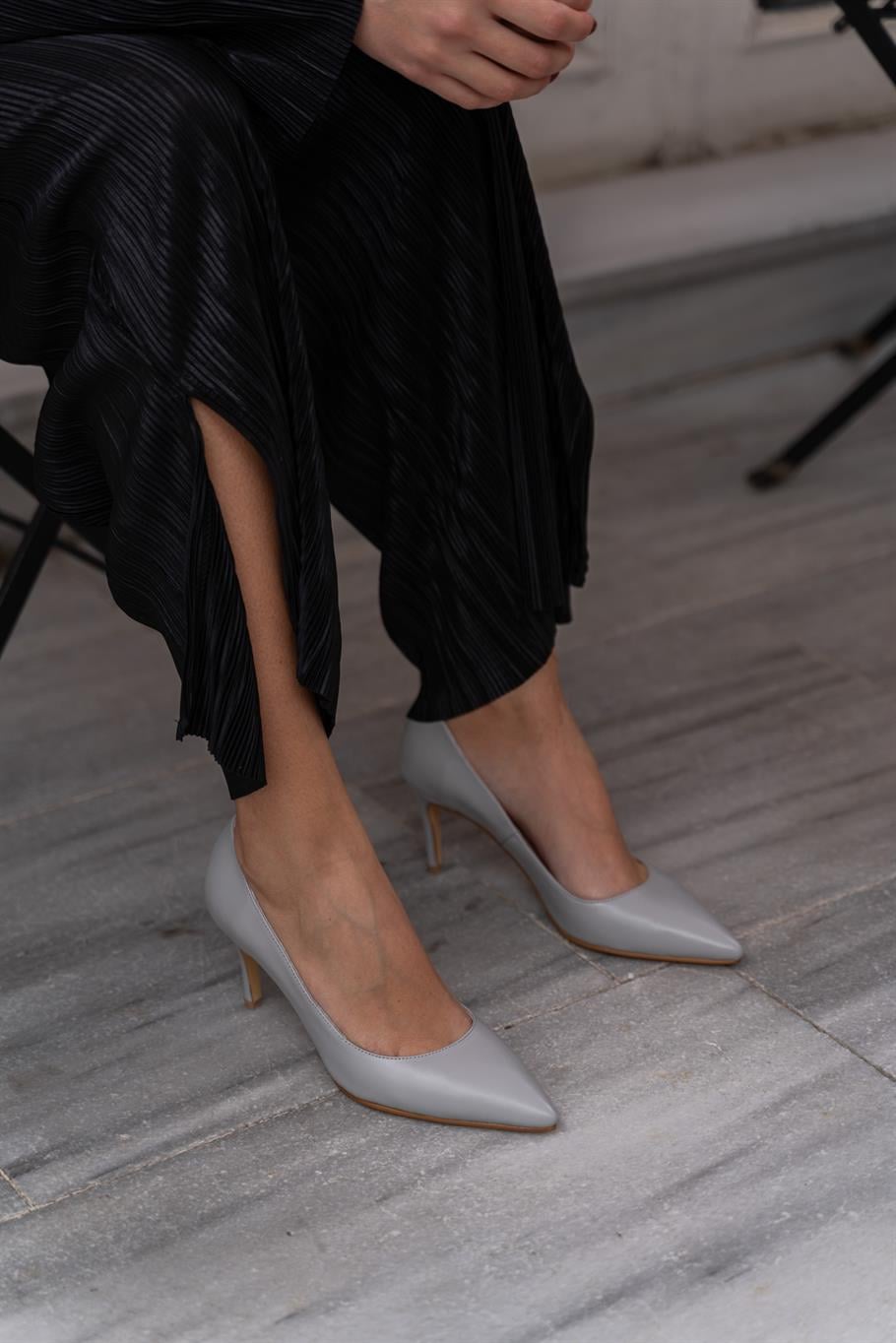 Paprica Gri Deri   Stiletto