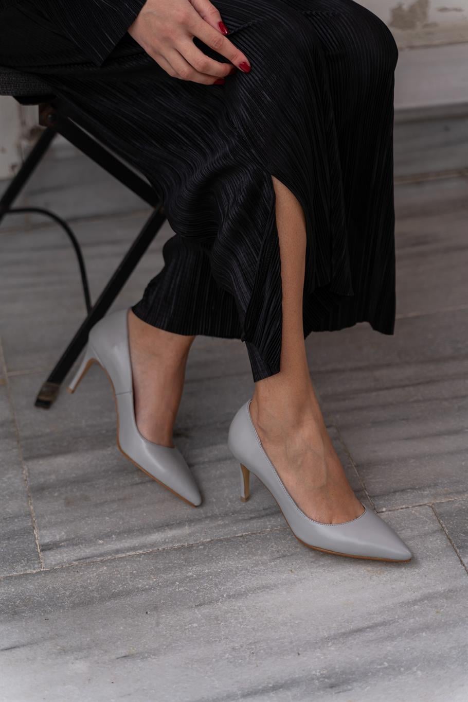 Paprica Gri Deri   Stiletto