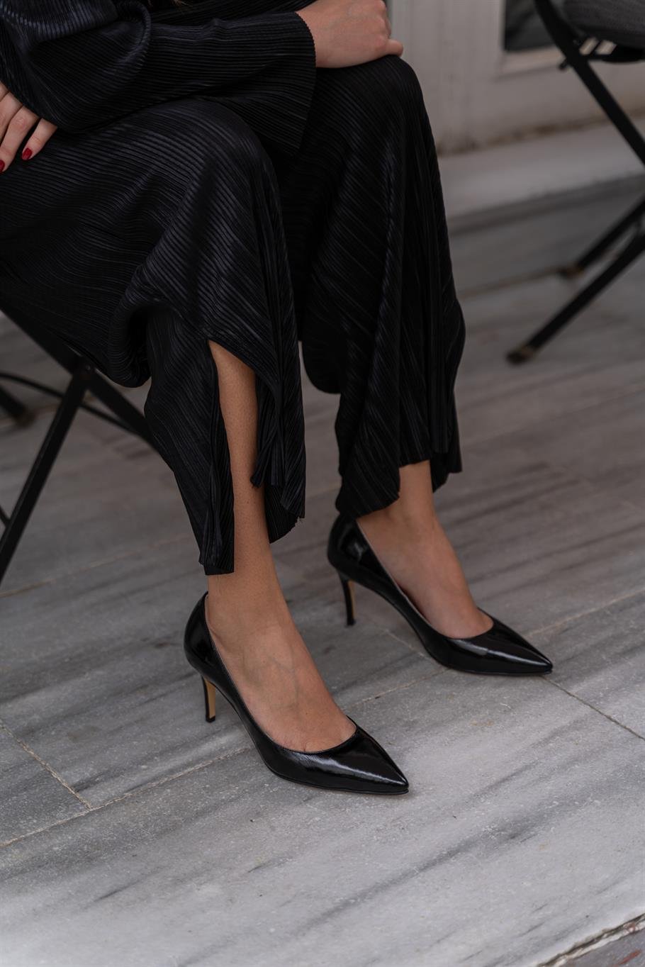 Paprica Siyah Rugan   Stiletto