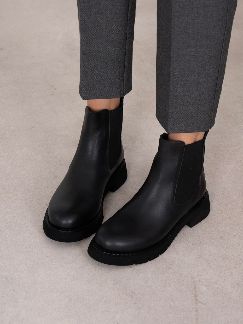 Polda Siyah Hakiki Deri Kadın Bot