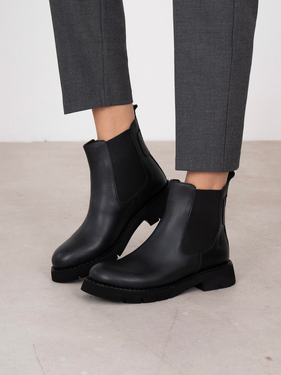 Polda Siyah Hakiki Deri Kadın Bot