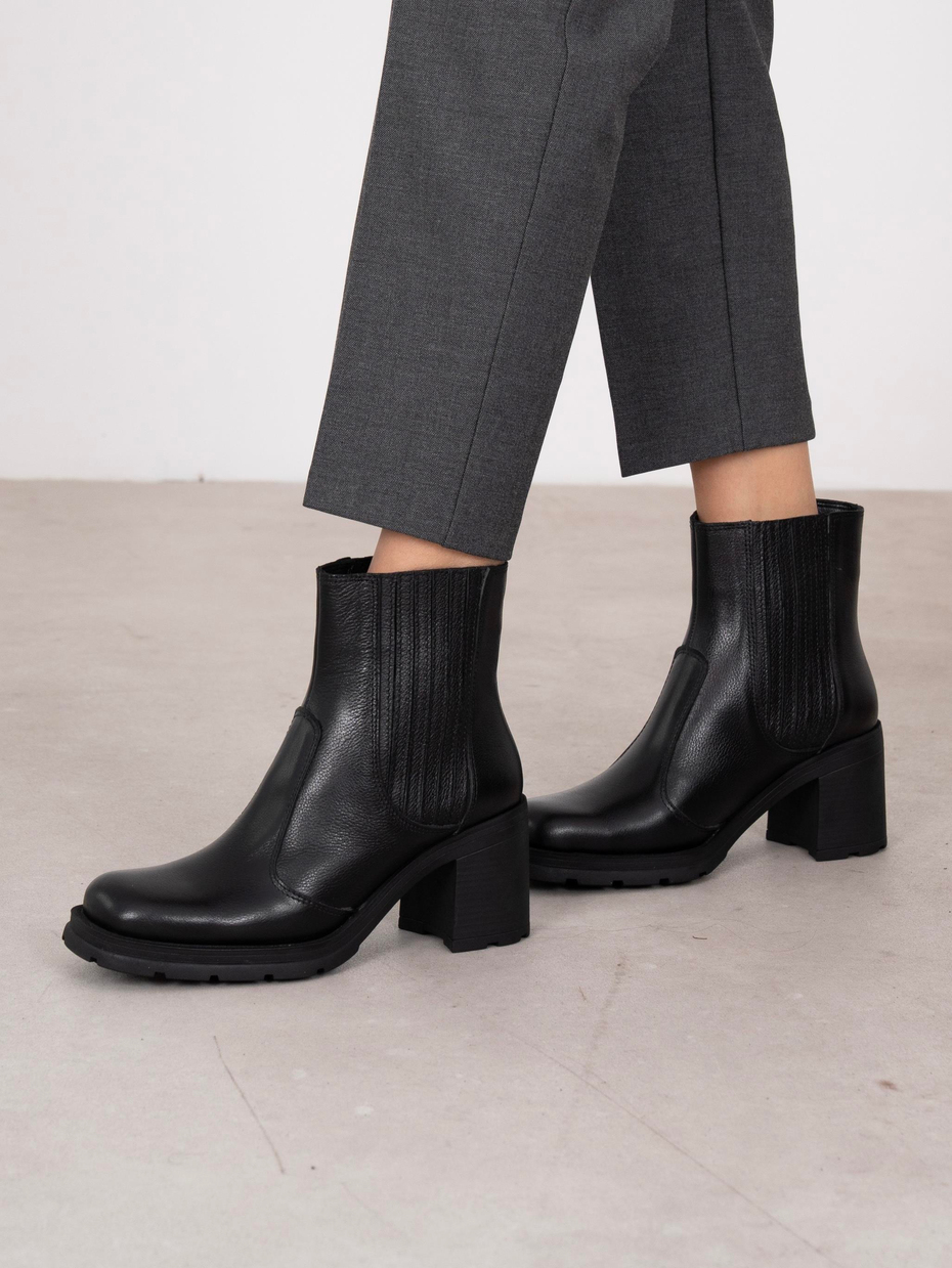 Runa Siyah Hakiki Deri Kadın Bot