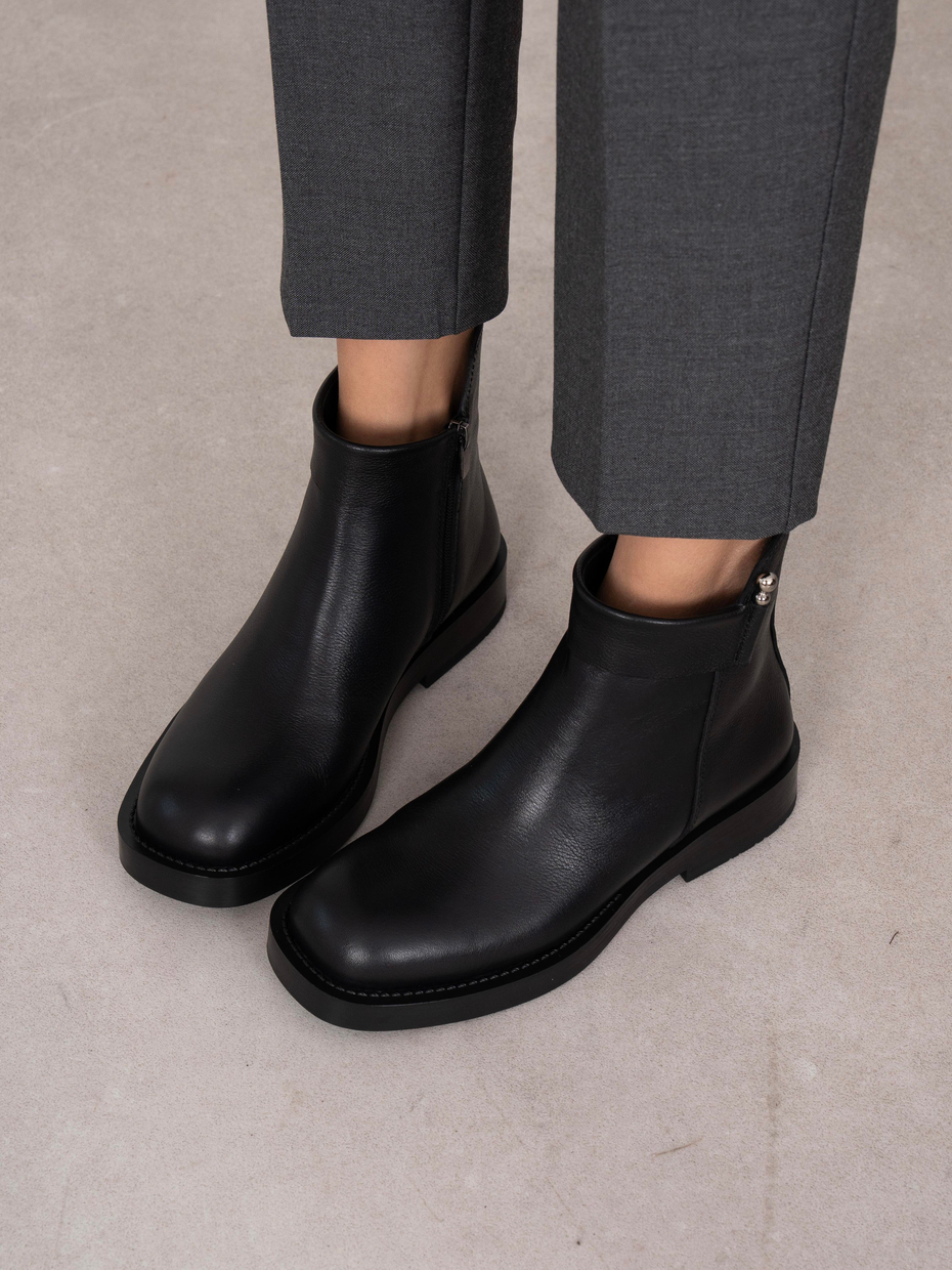 Ruth Siyah Hakiki Deri Kadın Bot