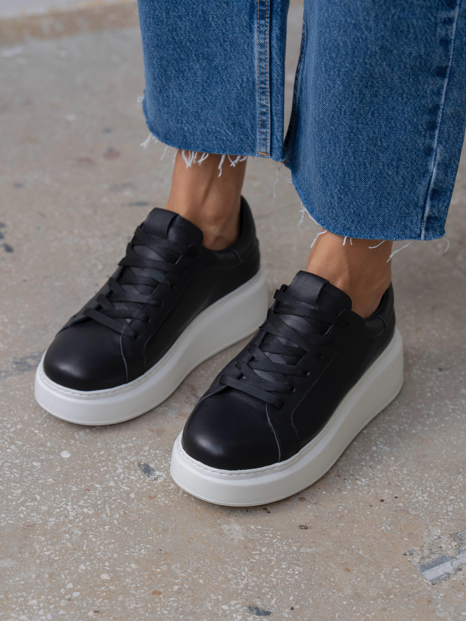 Varen Siyah Hakiki Deri Kadın Bağcıklı Spor Ayakkabı