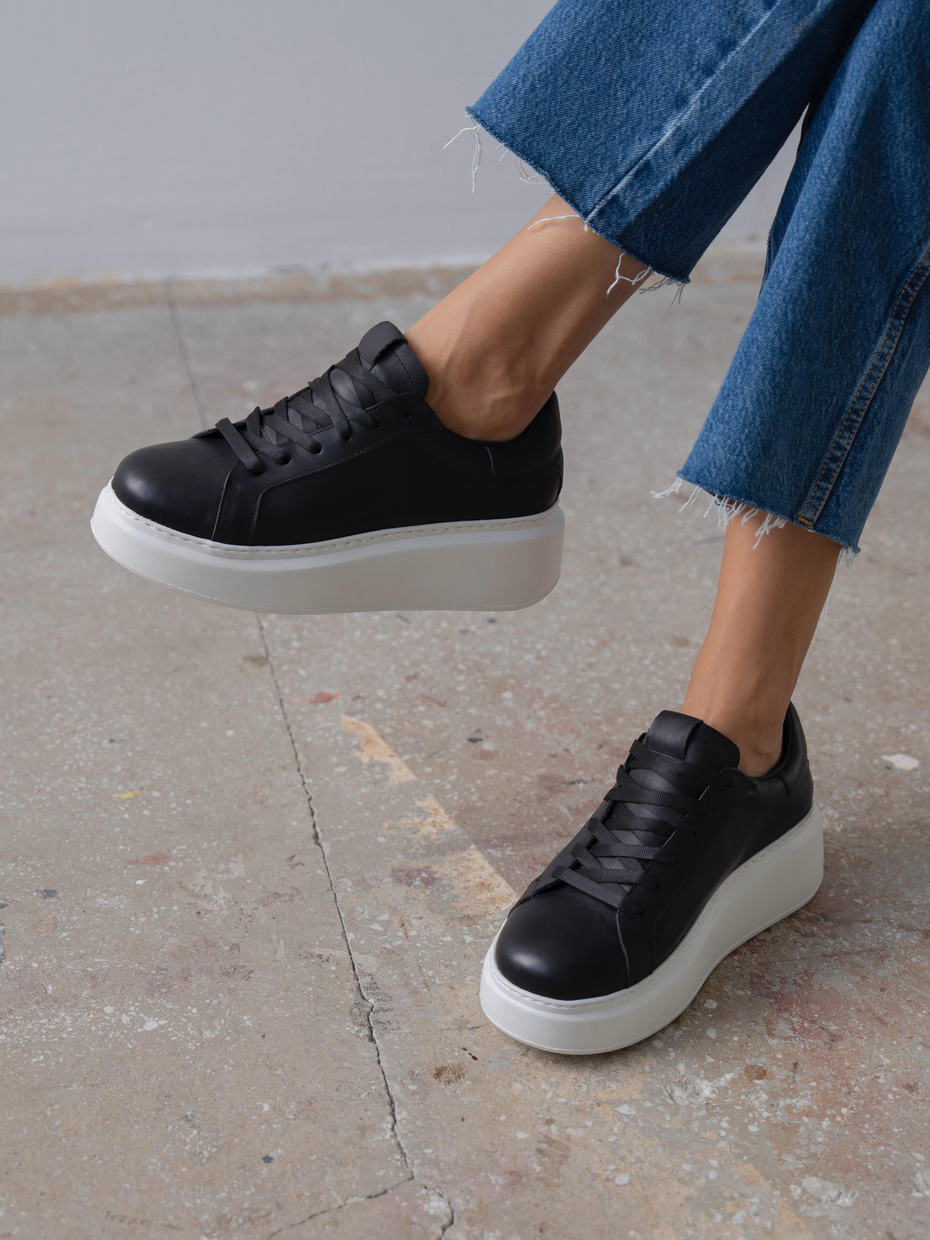 Varen Siyah Hakiki Deri Kadın Bağcıklı Spor Ayakkabı