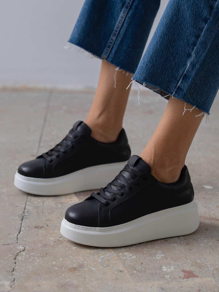 Varen Siyah Hakiki Deri Kadın Bağcıklı Spor Ayakkabı