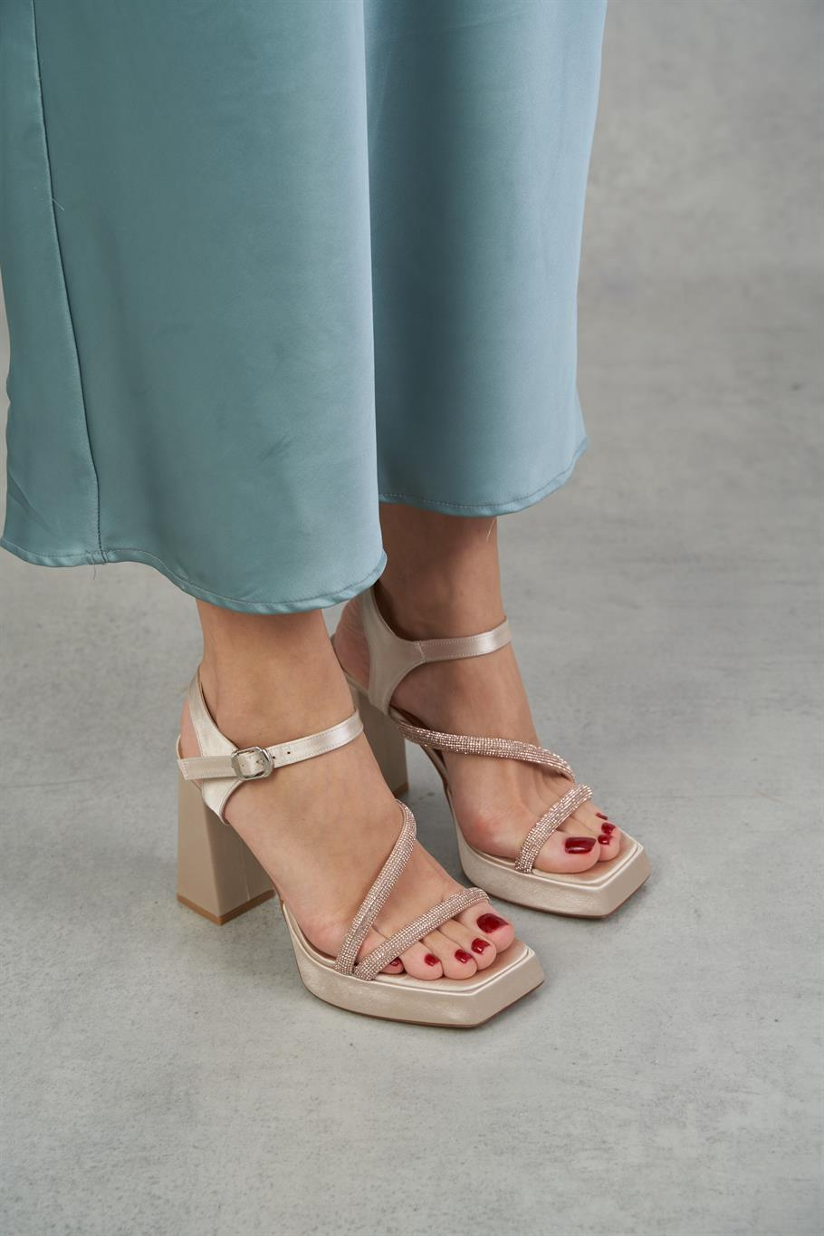 Vegas Bej Saten   Platform