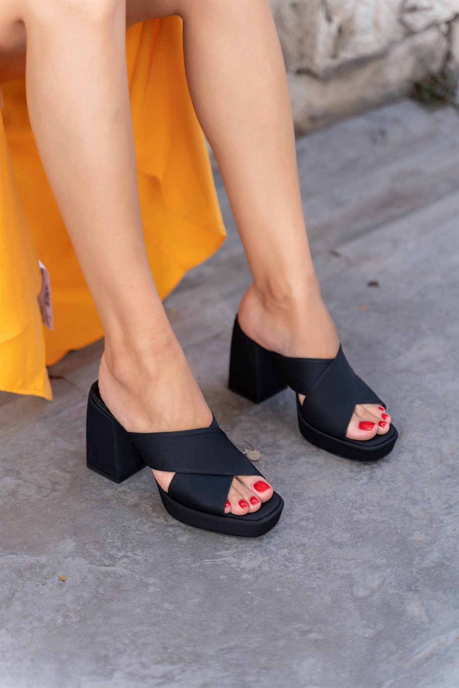 Zasima Siyah   Platform   Terlik