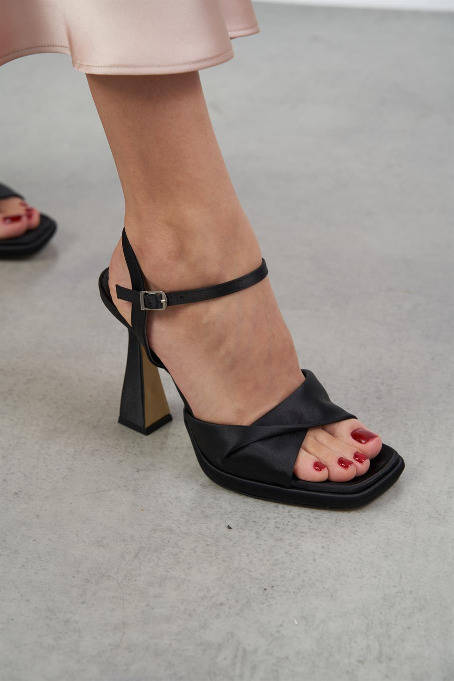 Zoe Siyah Saten   Platform