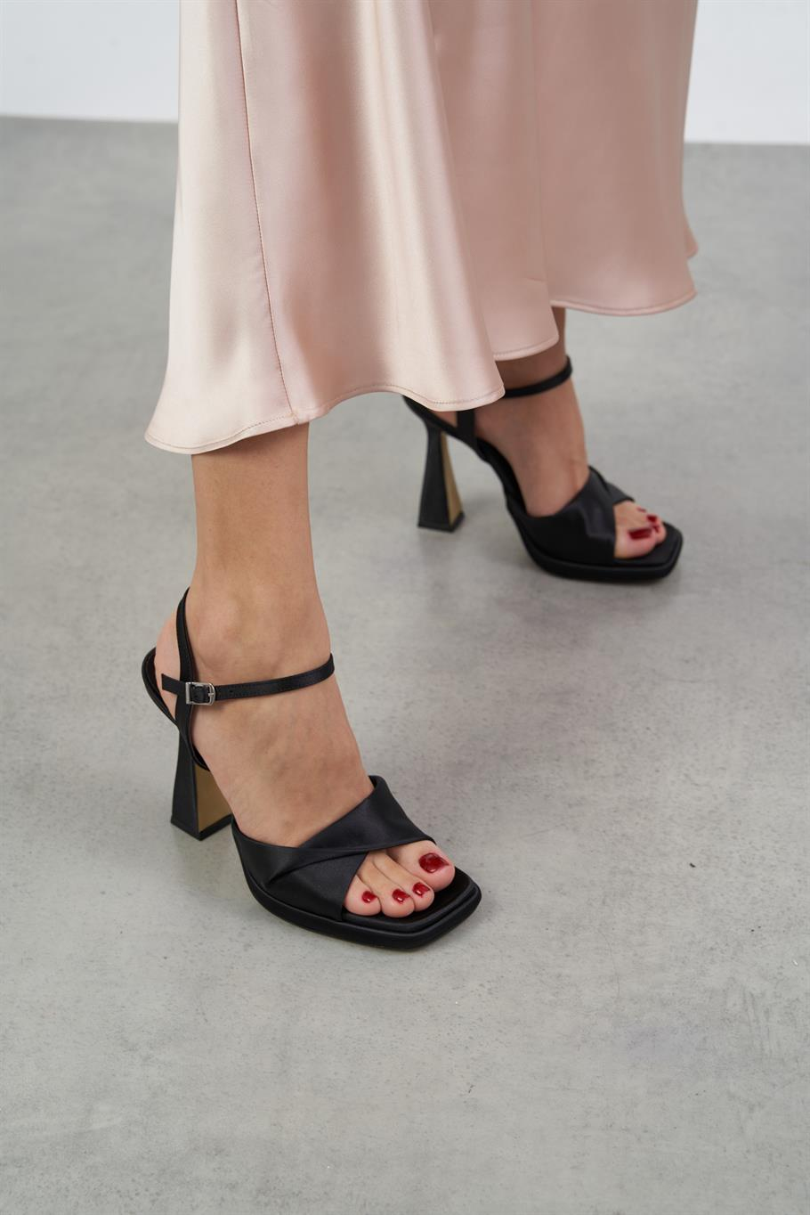 Zoe Siyah Saten   Platform