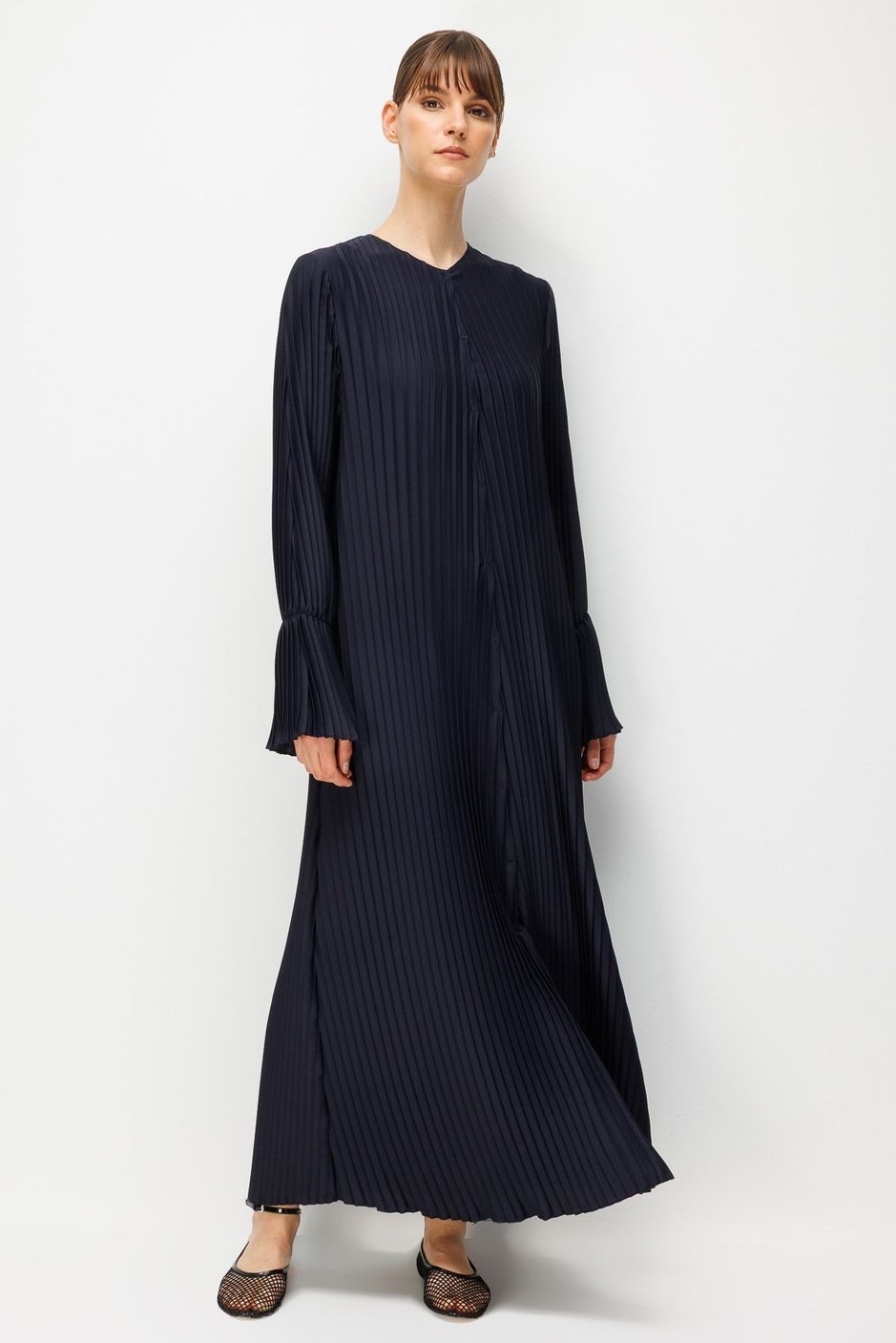 %100 Sentetik Dökümlü Komple Piliseli Önde Çıtçıt Kapamalı Ferace-Laci