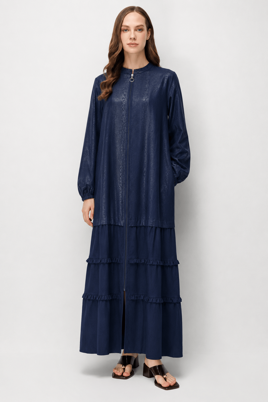Eenvoudige en bijzondere abaya met zandpatroon en gelaagde zijden afwerking - marineblauw