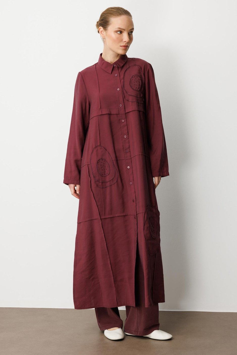 Model (90% Təbii Məzmun) Əl işi Garni Nümunəsinin Emalı Zamansız Abaya/Cap-Bordeaux