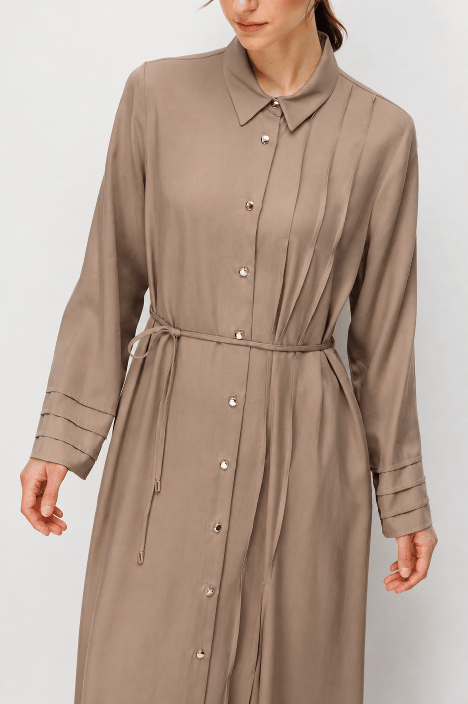 Qolları və gövdəsi qabırğalı detallarla 100% Təbii LyoCELL Maxi Draped Yumşaq Parça Abaya - Qəhvəyi