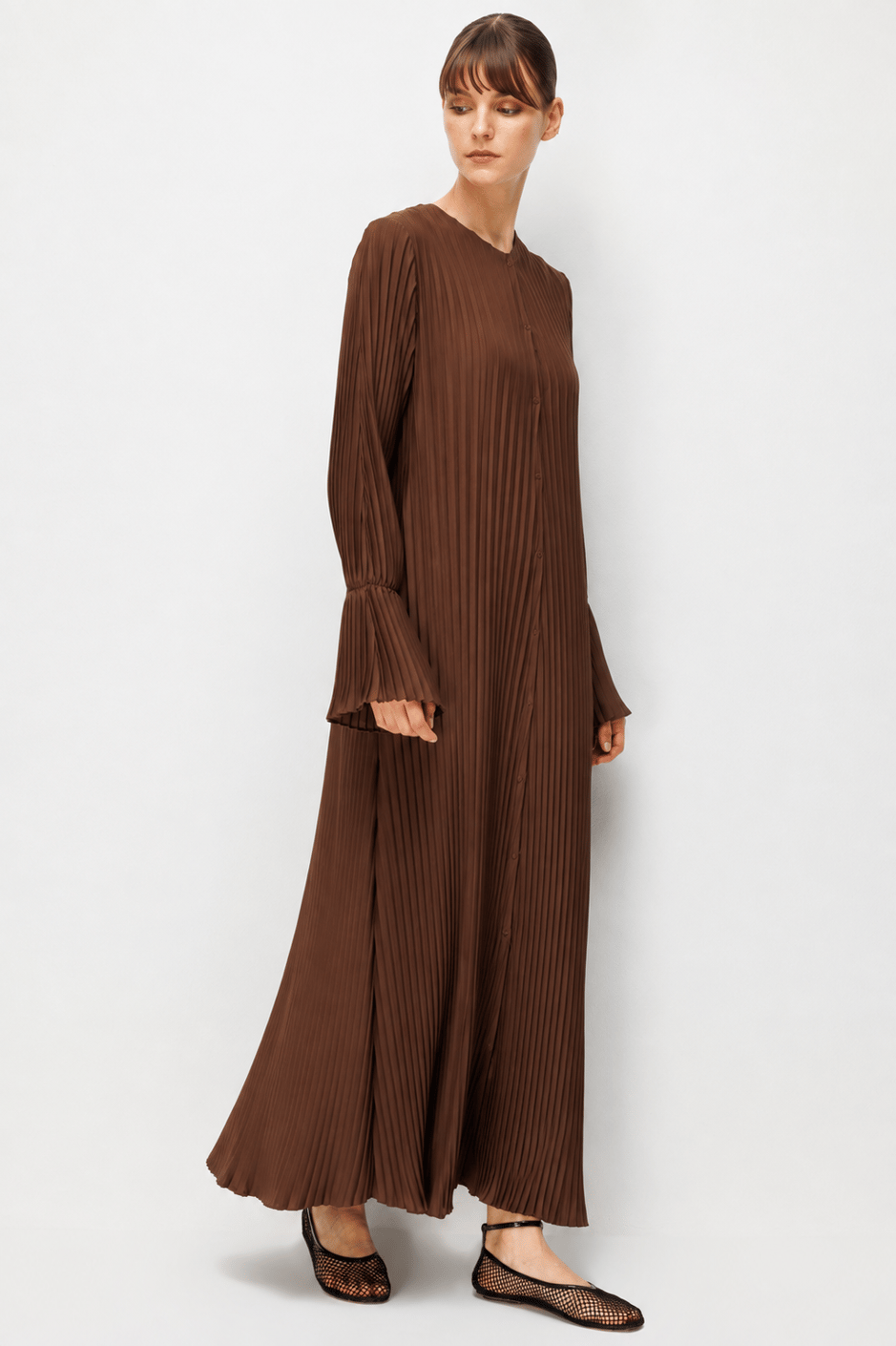 100% synthetische, gedrapeerde, volledig geplooide abaya met drukknoopsluiting aan de voorkant - Bruin