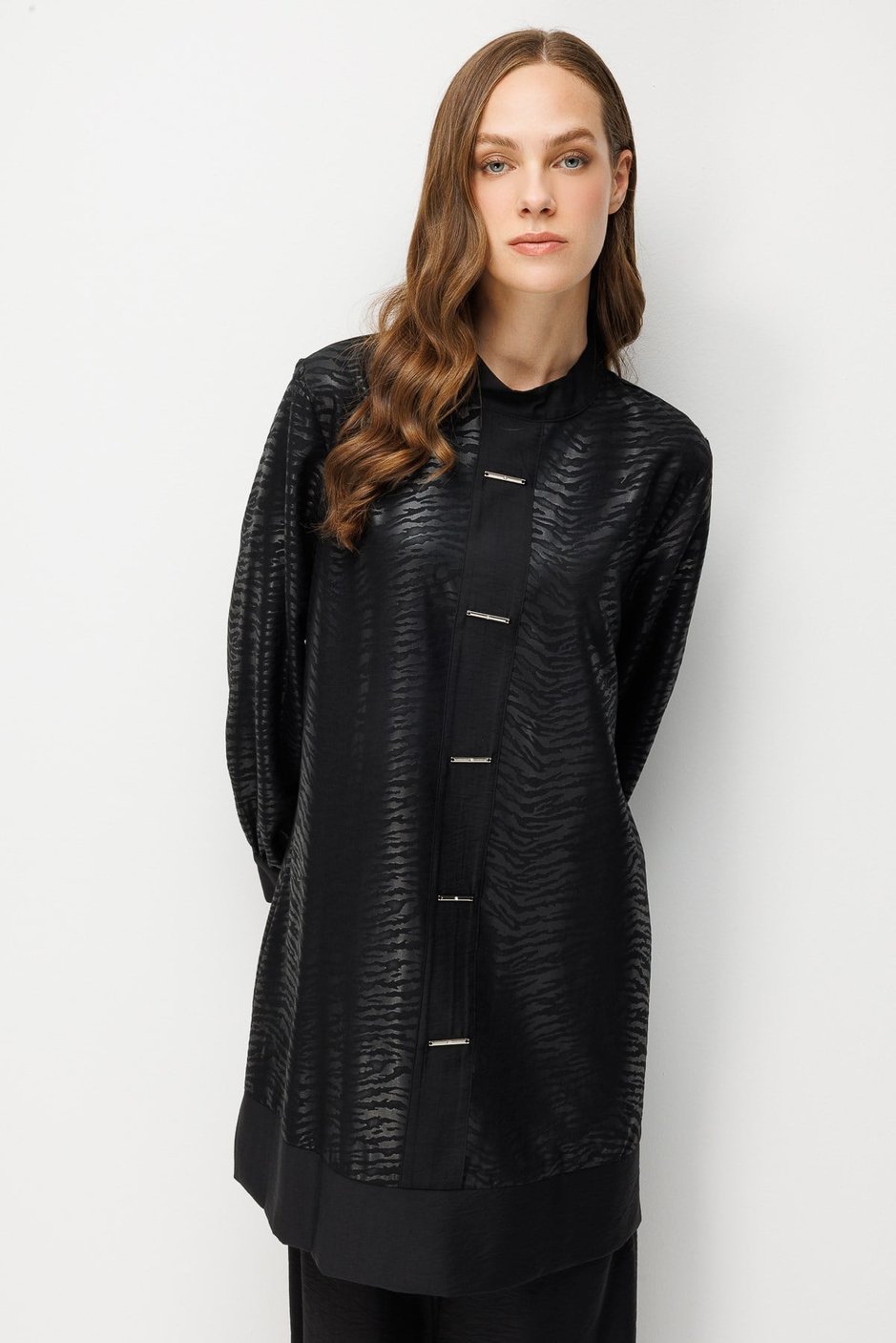 %85 LyoCELL Desen ve Aksesuar Garnili Pantalon ve Tunik Kombin Takım-Siyah