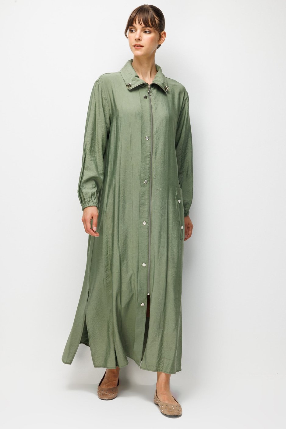 85 % LyoCELL Goldy Abaya mit aufwendigen Taschen und farblich passendem Stoff – Khaki
