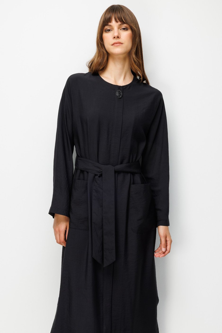 85% LyoCELL Sadə və Xüsusi Bel Toplu Abaya - Qara