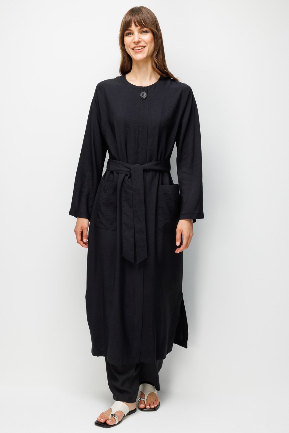 85% LyoCELL Sadə və Xüsusi Bel Toplu Abaya - Qara