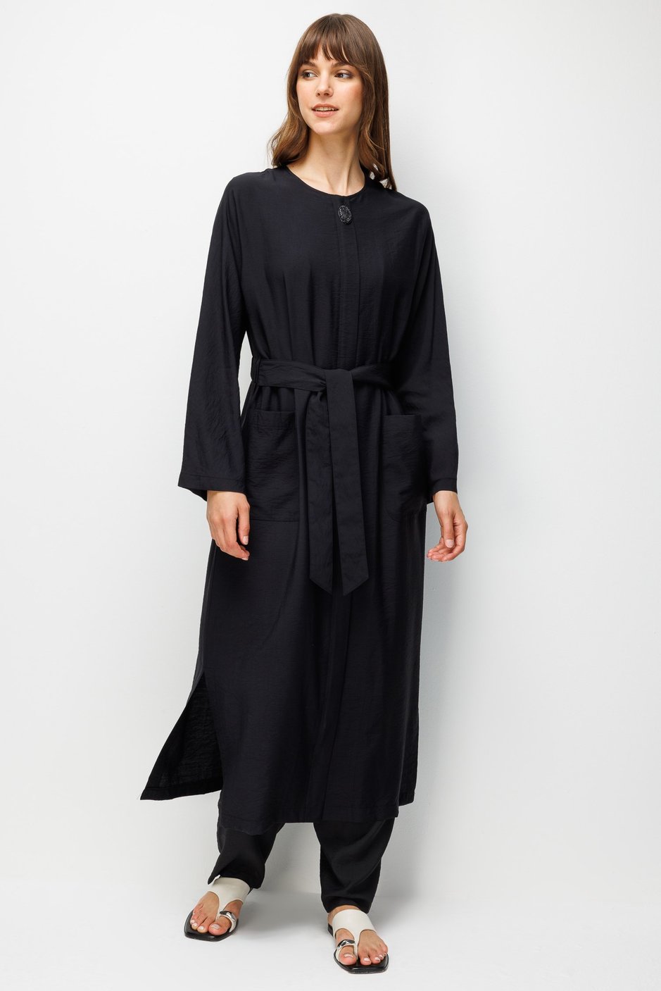 85% LyoCELL Sadə və Xüsusi Bel Toplu Abaya - Qara