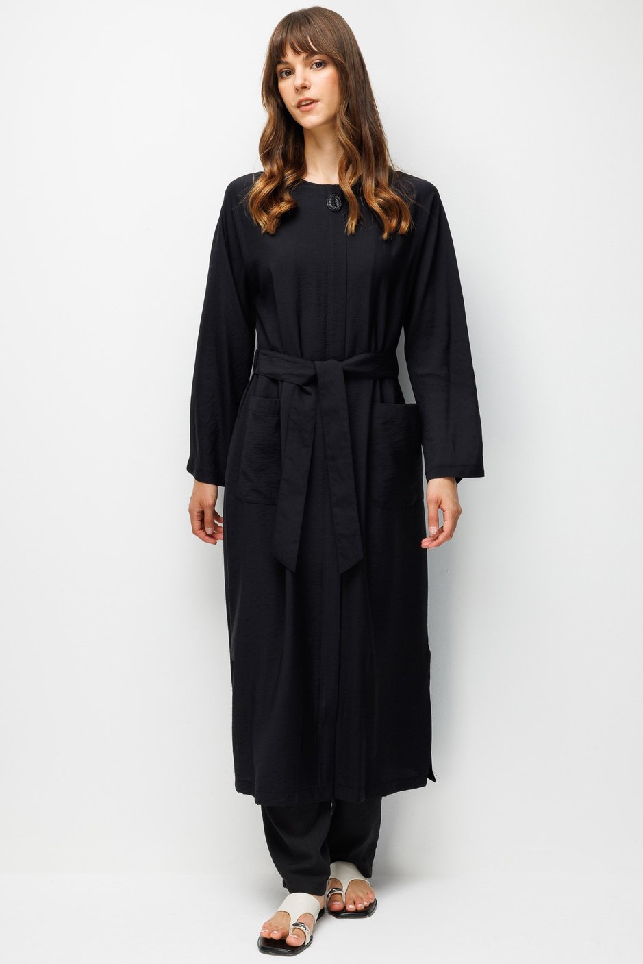 85% LyoCELL Sadə və Xüsusi Bel Toplu Abaya - Qara