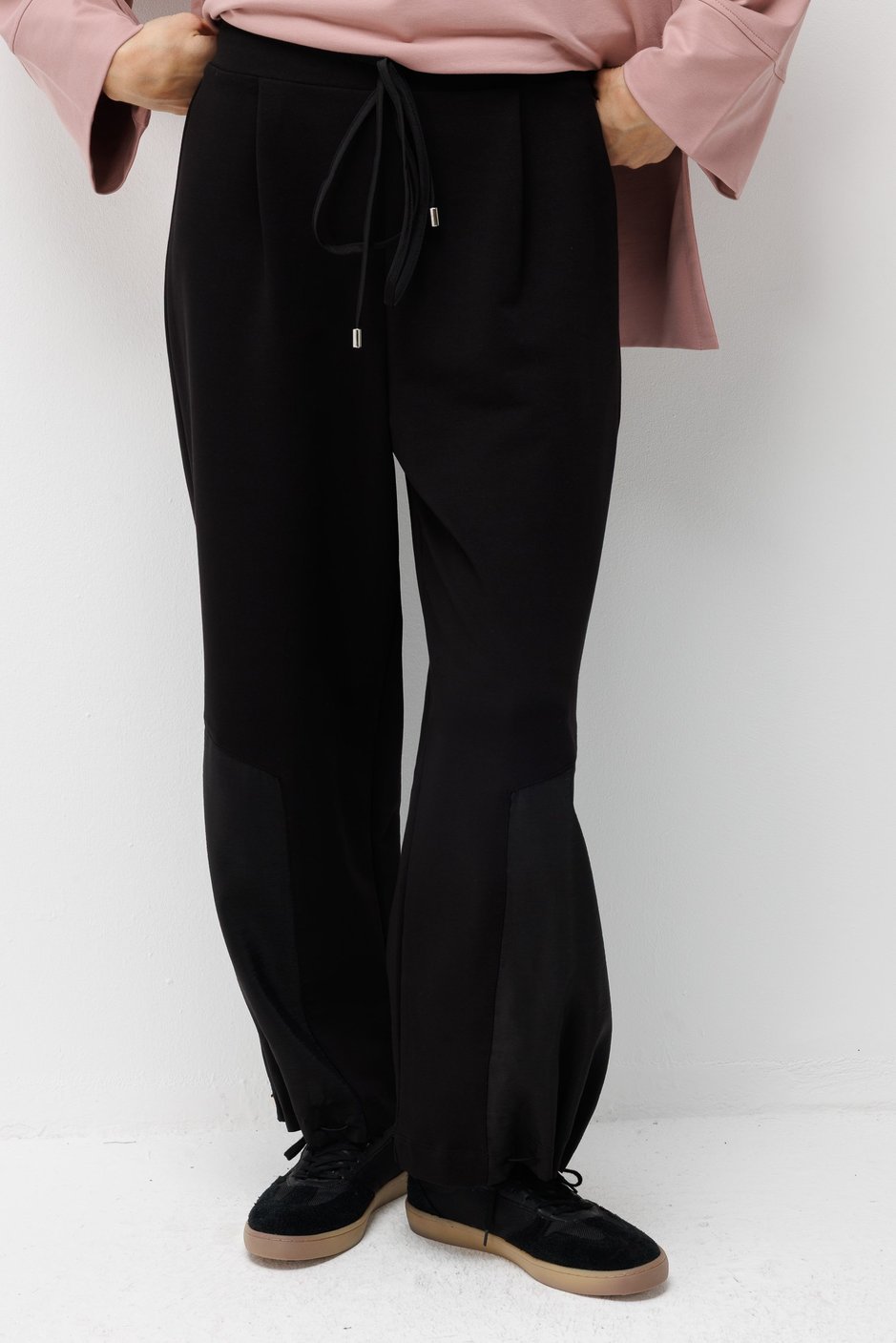 Duo Panel Detaylı Spor Pantolon-Siyah