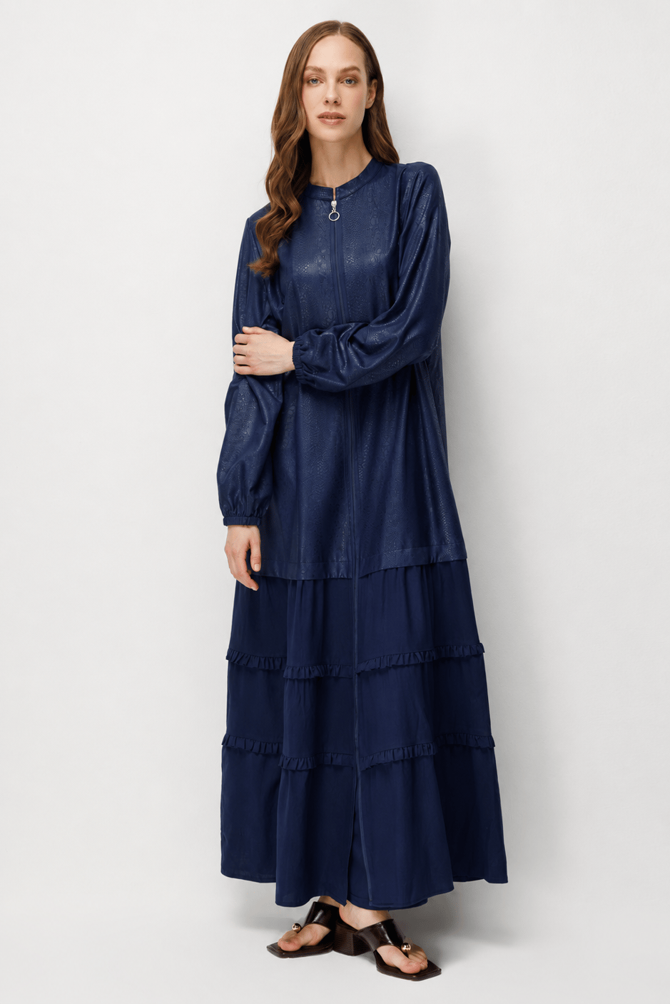 Eenvoudige en bijzondere abaya met zandpatroon en gelaagde zijden afwerking - marineblauw