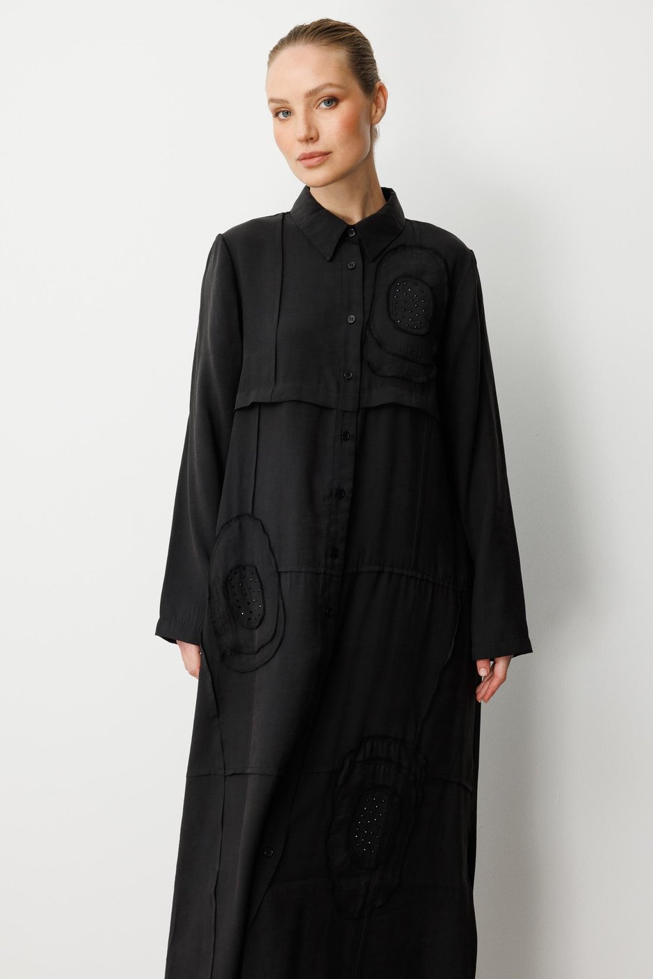 Model (90% Təbii Tərkibi) Əl işi Garni Nümunəsinin Emalı Zamansız Abaya/Cap-Qara