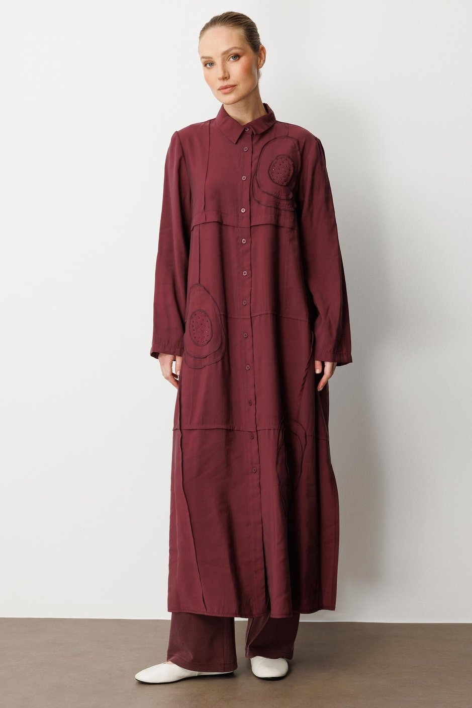 Model (90% Təbii Məzmun) Əl işi Garni Nümunəsinin Emalı Zamansız Abaya/Cap-Bordeaux