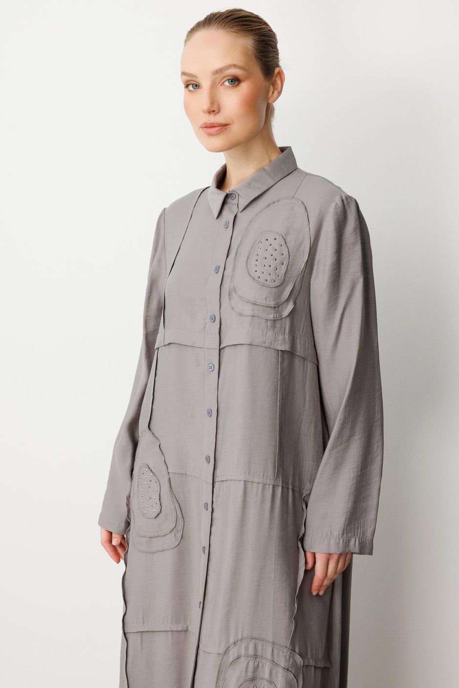 Model (90% Təbii Tərkibi) Əl işi Garni Nümunəsinin Emalı Zamansız Abaya/Kap-Grey