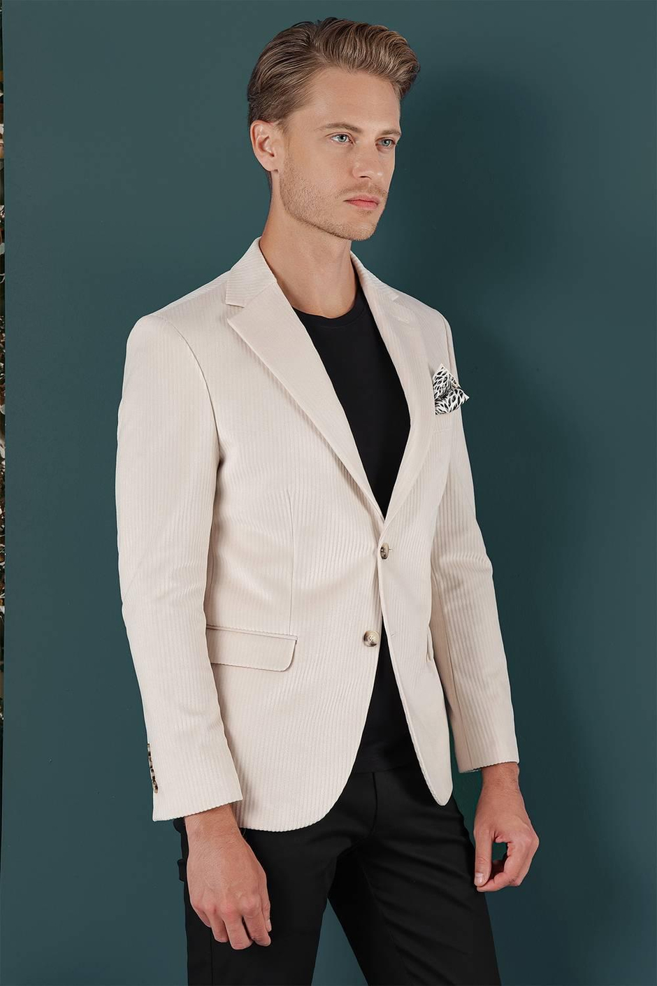 Slim Fit Çift Yırtmaçlı Mono Yaka Taş Kadife Ceket C 651