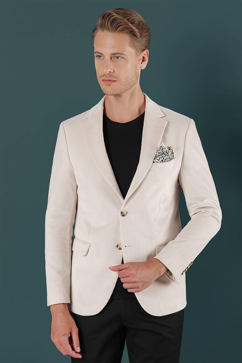 Slim Fit Çift Yırtmaçlı Mono Yaka Taş Kadife Ceket C 651