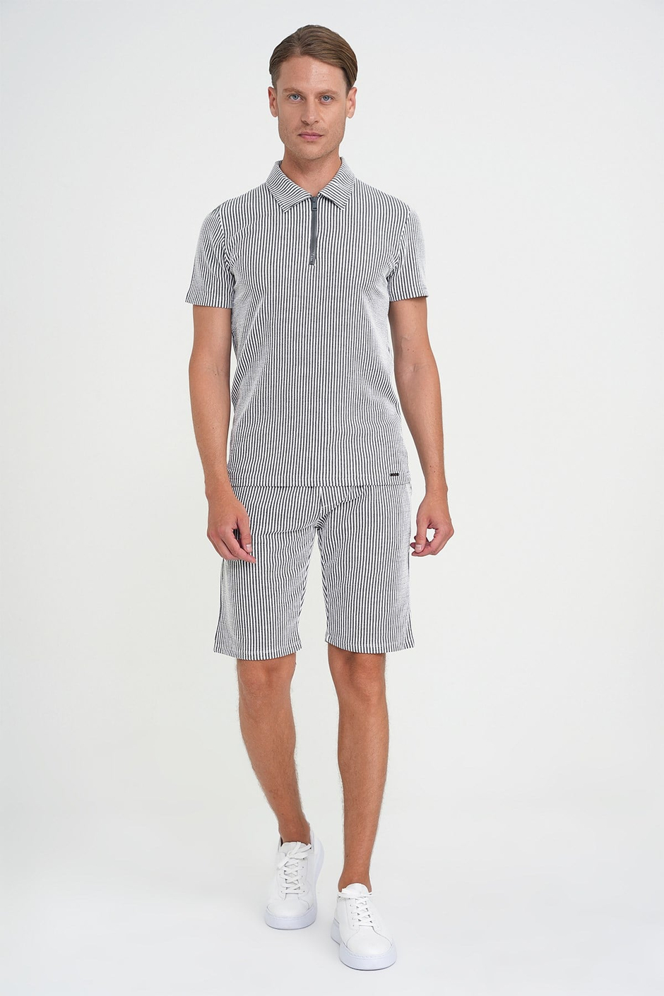 Comfort Fit %100 Pamuk Dikine Çizgili Fermuarlı Polo Yaka Siyah Tişört TS 906